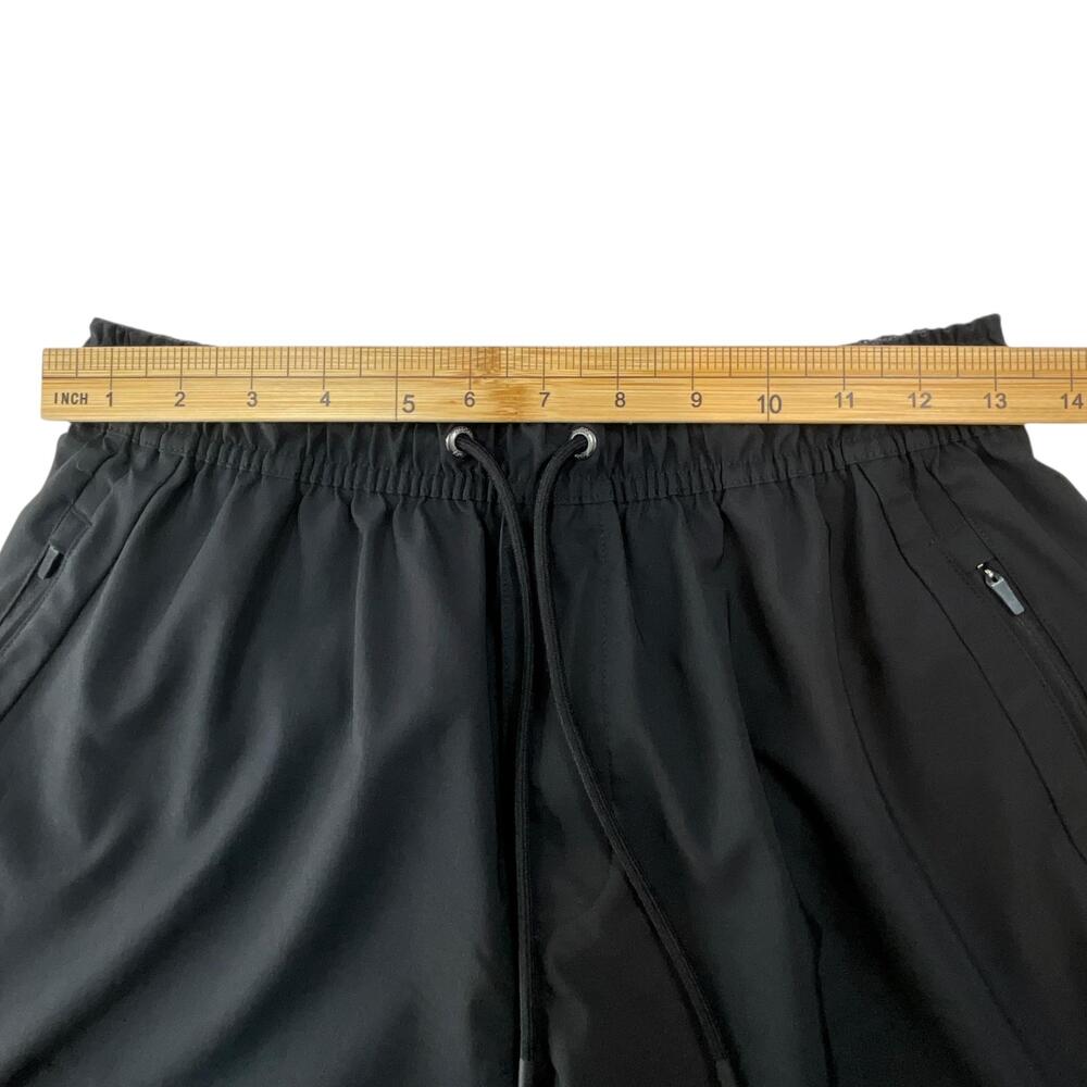 Vuori Train Tech Shorts Mens Small Black 8" Inseam Zip Pockets Athletic V3013 - Picture 9 of 11